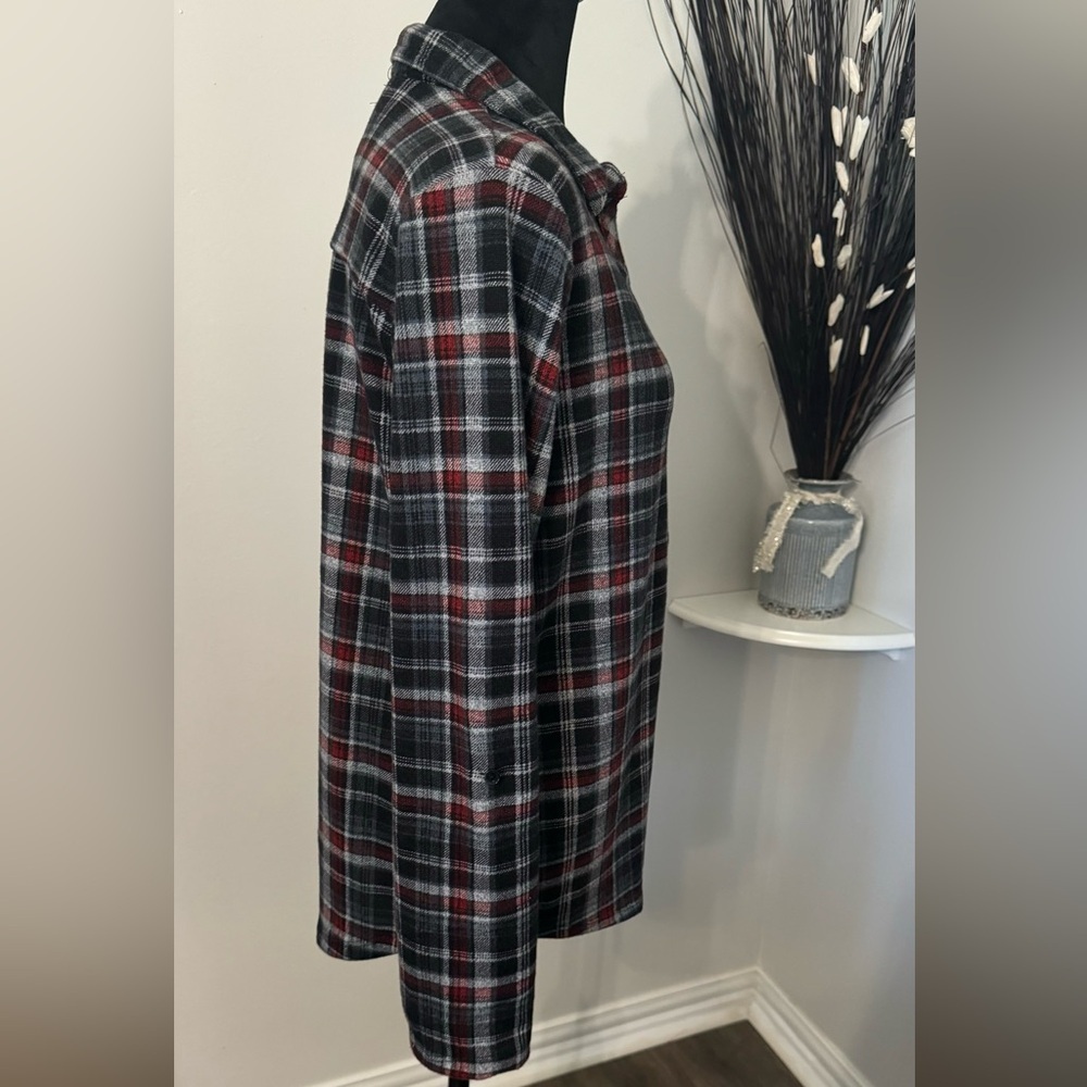 Katie Park comfy chic Loggin look flannel shirt for women in size small - Picture 3 of 11
